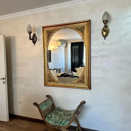 Royal Baroque Apartment With Stunning Views Apartament *